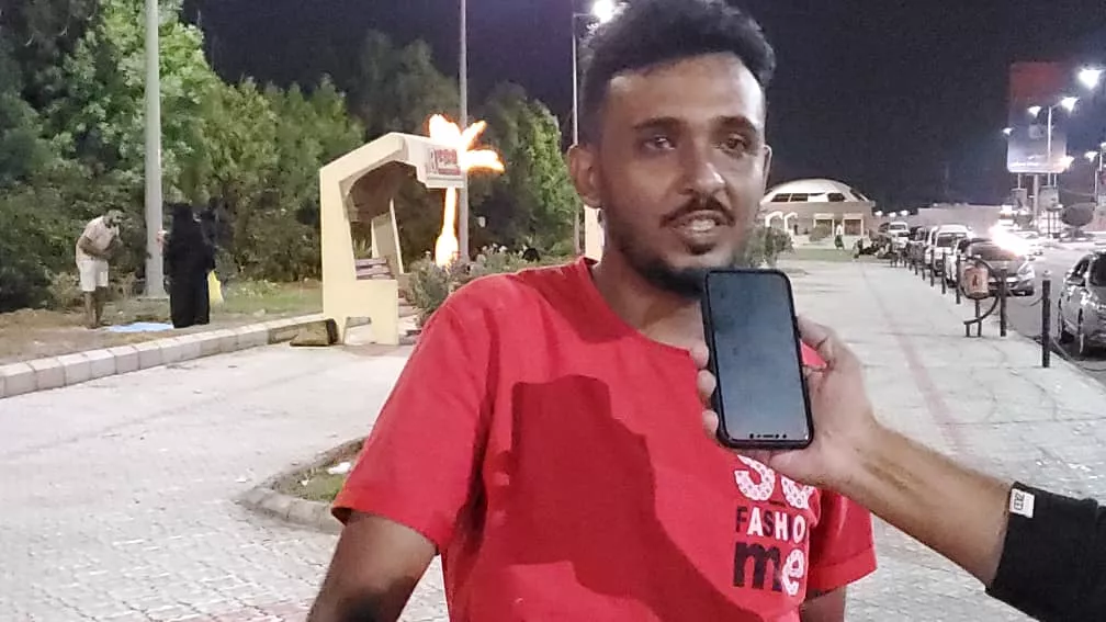 المواطن مجد جلال يسلم المواطن مجد جلال يسلم